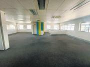 fantastic office of 337 m² to let in.