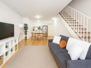 FANTASTIC OVERSIZED 2 BED SPLIT LEVEL
