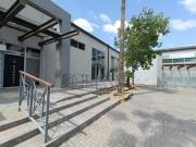 fantastic showroom / storage unit to.