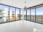Fantastic Views Right On Fremantle Harbour!