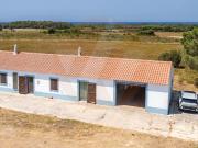 Fantástica casa de campo com vista para o mar perto de...
