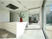 Fantástica casa de diseño en urbanización exclusiva...