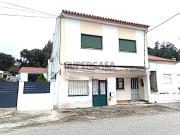 Fantástica Moradia com 2 pisos, comercio e anexos e...