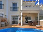 Fantástica Moradia Geminada com Piscina Privada a Uma...