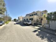 FANTÁSTICA MORADIA GEMINADA T4 COM PISCINA E GARAGEM,...