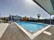 Fantástica Moradia M4+2 com Piscina na Bela Vista, Lagoa