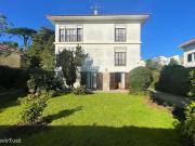 Fantstica Moradia T7 no Centro de Cascais com Potencial...