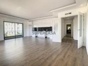 Fantastico apartamento T1 novo com piscina e garagem em...