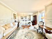 Fantástico apartamento T3 com Vista Rio em Prédio...