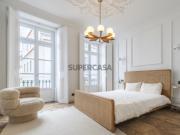 Fantastico Apartamento T3 Renovado com Tetos Altos e...