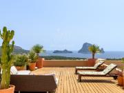 Fantastico ático en Es Vedra ofrece las mejores vistas...