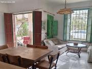 Fantástico chalet con parcela para reformar en el centro...