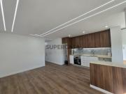 Fantástico T2 totalmente remodelado na Amadora 5 minutos...