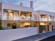 Fantstica Moradia T3 NOVA com reas Generosas Jardim com...