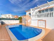 Fantstica Moradia V4 com Parqueamento, Jardim, Piscina e...