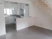 Fantstico apartamento T1 duplex sem mveis, em condomnio...