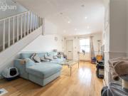 Farm Road, Hove, East Sussex BN3, 2 bed end terrace...