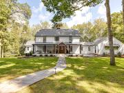 Farmhouse with garden and pool