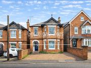 Farnham Road, Guildford GU2, 2 bed flat to rent, £1,650...