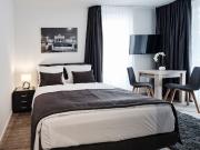 Fashionable and charming home with nice city view,...