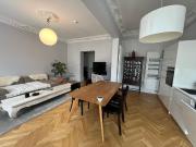 Fashionable and spacious 2 bedroom apartment in...
