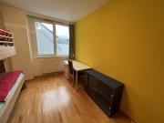 2 minutes from the Imperial Park, close to the city center