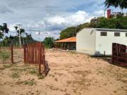 Fazenda fundo para a represa de Avaré