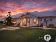Features galore in 3,052m2 family retreat