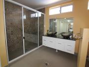 Feel like a King on Hilary Street!