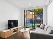 Female Only Furnished Modern Townhouse near Monash...