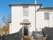 fere Place, London, 3 Bedroom Maisonette