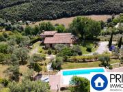 Ferentillo 12 vani 284mq