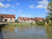 Ferme bourguignone avec terrain de 8 000 m² – fort...