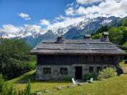 Ferme de 335 m² authentique proche des pistes Située...