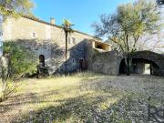 Ferme fortifiée de 260 m2 datant du XIIème siècle et 3,86 h