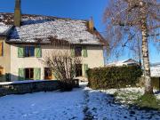 FERME MITOYENNE D'UN COTE SUR 748 M2 DE TERRAIN CLOS