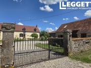 Ferme rénovée avec maison d’amis, dépendances, cour...