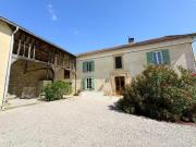 Ferme rénovée avec piscine et vue sur les Pyrénées