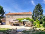 Fermette avec Gîte à vendre sur 2 ha, Saint Savin, La...