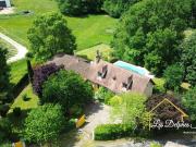 Fermette avec studio attenant et piscine sur 4 hectares...