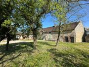 Ferrières proche à 3 mn Corps de ferme de 5 bâtiments...