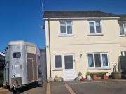 Ffynnon Y Waun, Ponthenry, 3 Bedroom End