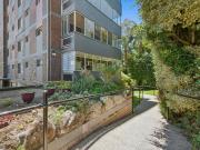 Fifth Floor Elegance In Creek Towers