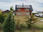 FINA PATAGONIA. Casa en venta apta credito c/ cochera en...