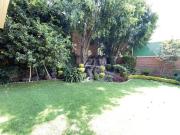 Fina residencia de distinguida elegancia con ambientes...