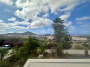 Finca agrícola con 2 casas, piscina y vistas al mar en...