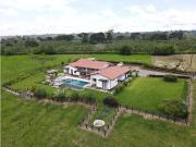 Finca con casa campestre en venta sector Vía Pueblo...