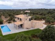 Finca de nueva construcción en un entorno de total...