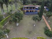 Finca en Girardota con pesebreras y piscina