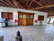 FINCA PLANA DE UNA HECTÁREA POR LA VÍA HACIA AMALFI...